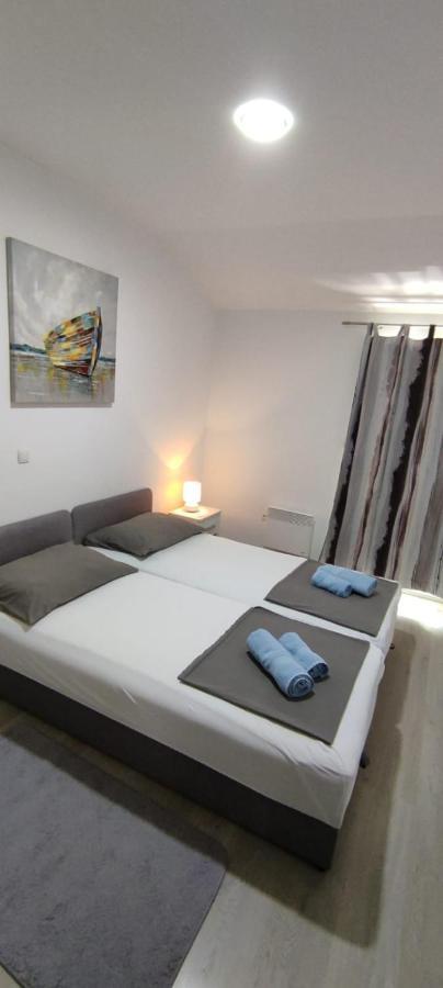 Apartamento Malo Misto Dugi Rat Exterior foto
