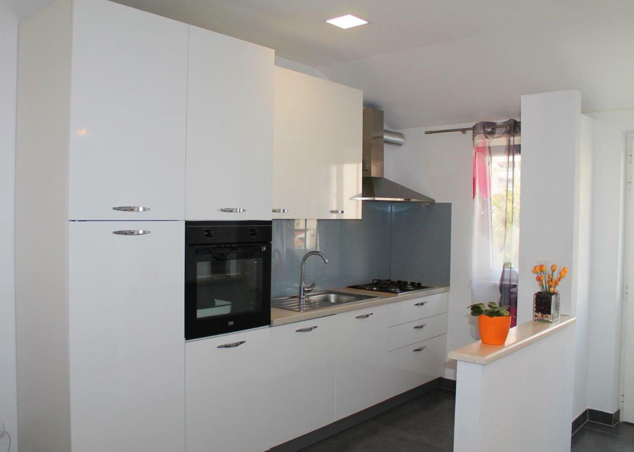 Apartamento Malo Misto Dugi Rat Exterior foto